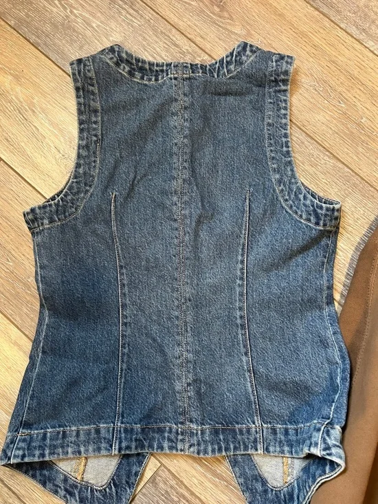 Madewell Button-Front Denim Vest - Picture 3 of 3